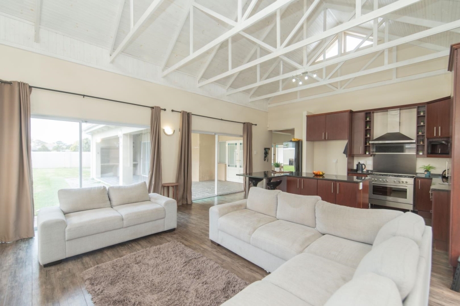 4 Bedroom Property for Sale in Walmer Heights Eastern Cape